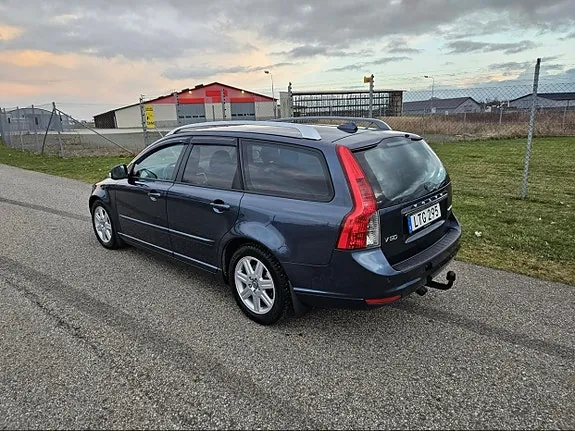 Volvo V50 2012 photo 2