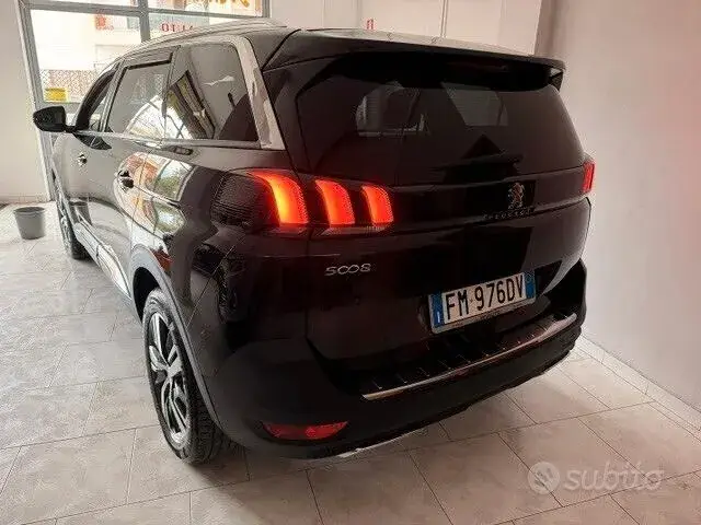 Peugeot 5008 2017 photo 3