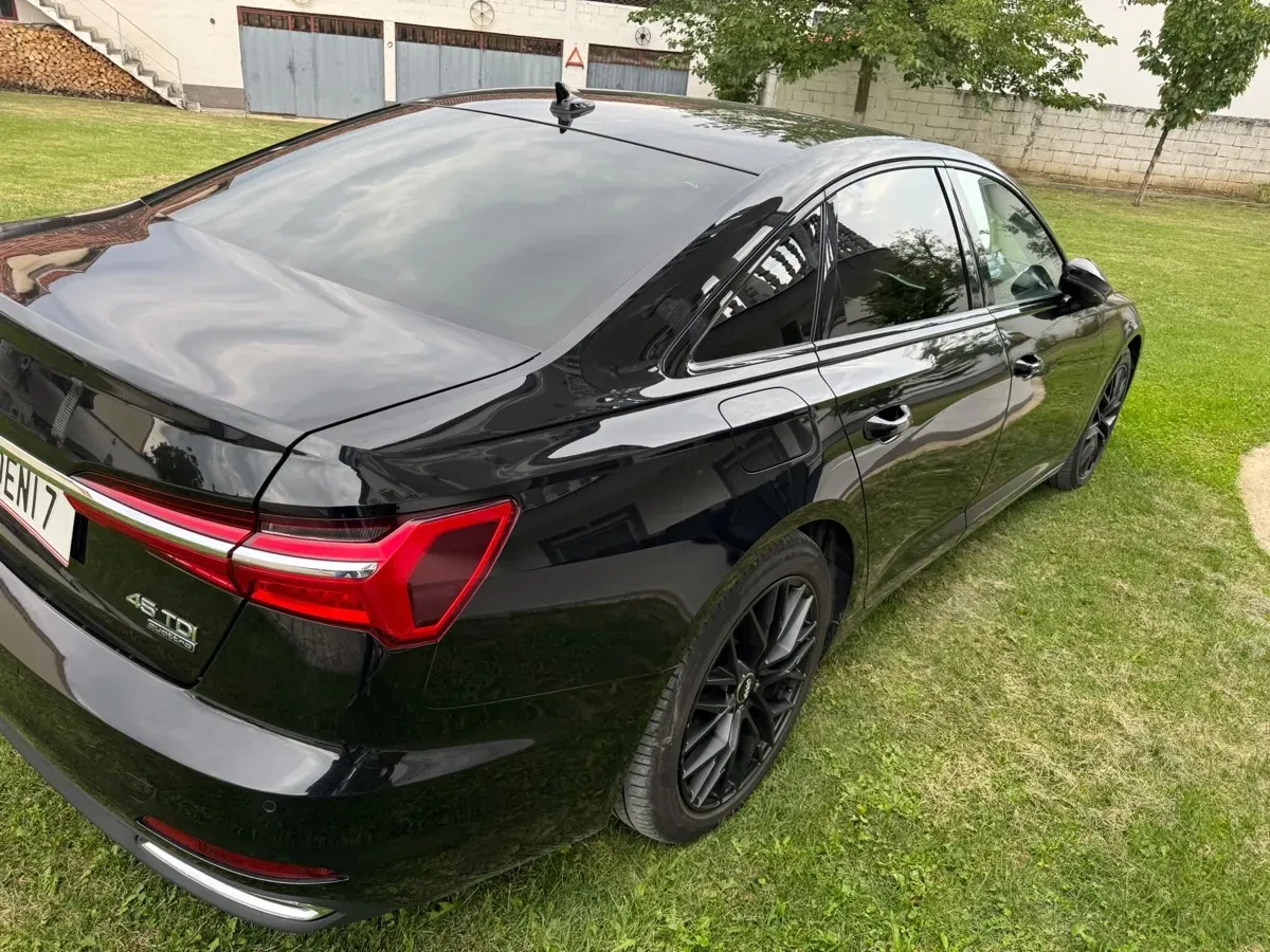 Audi A6 2021 photo 2