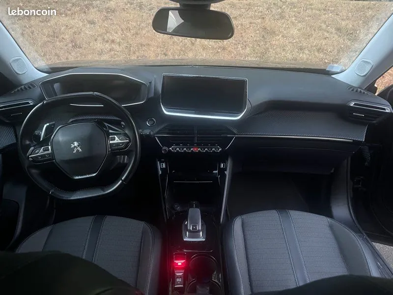 Peugeot 2008 2021 photo 3