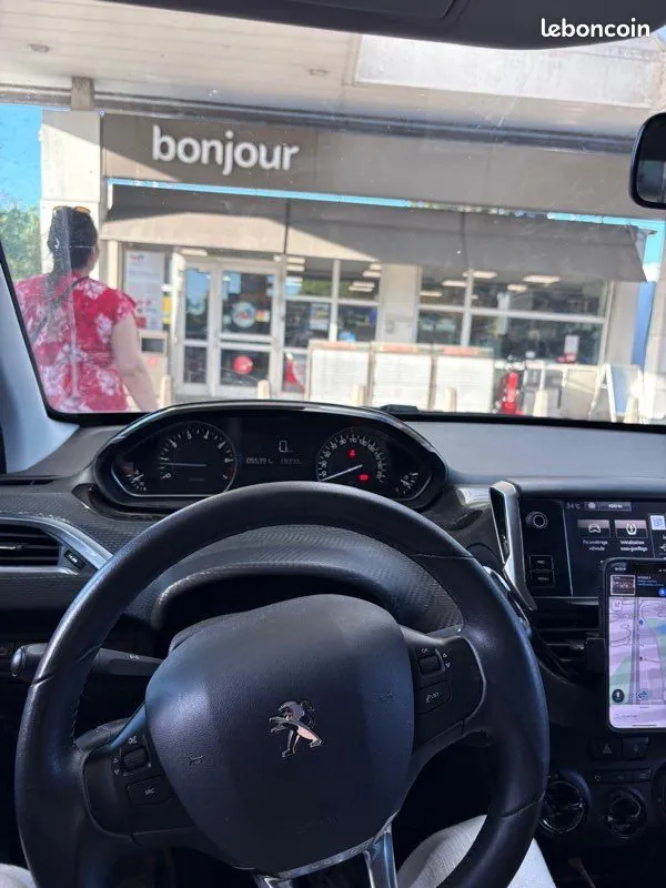 Peugeot 2008 2016 photo 3