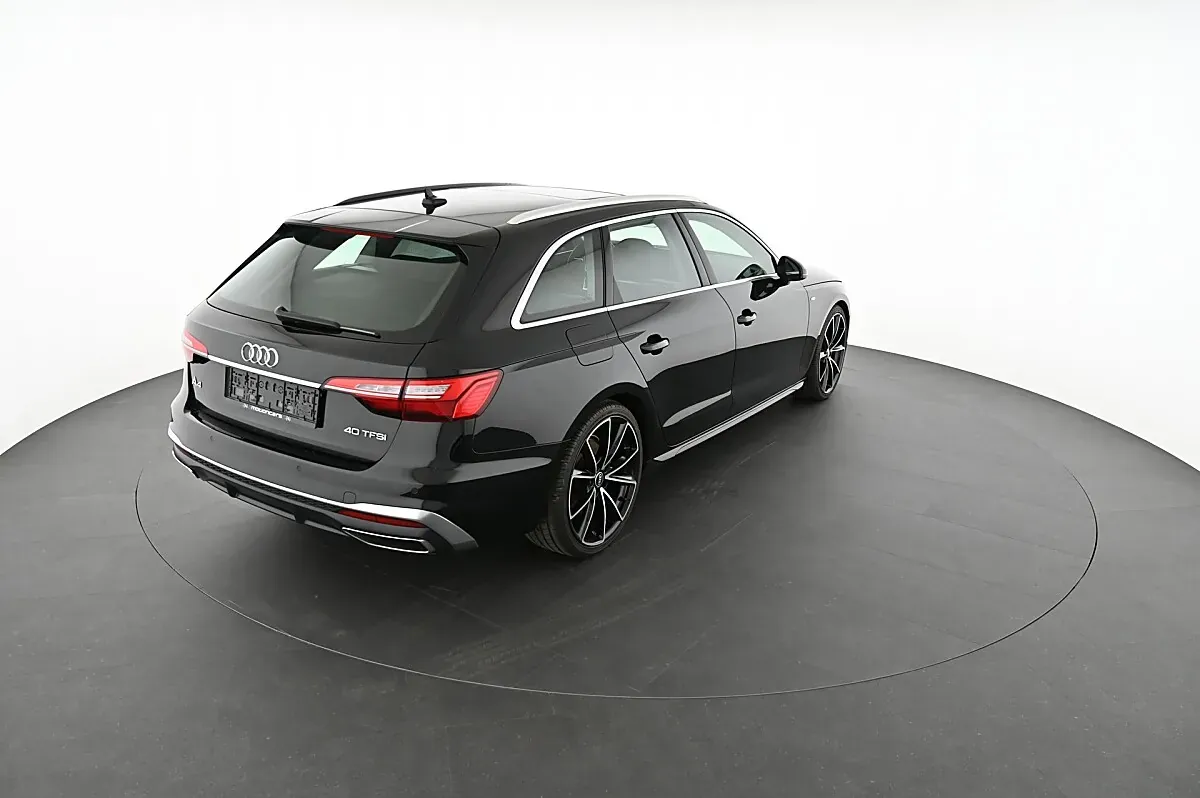 Audi A4 2021 photo 2