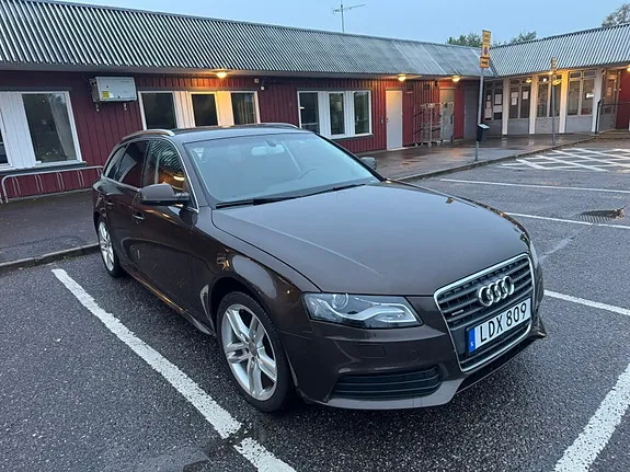 Audi A4 2011 photo 3
