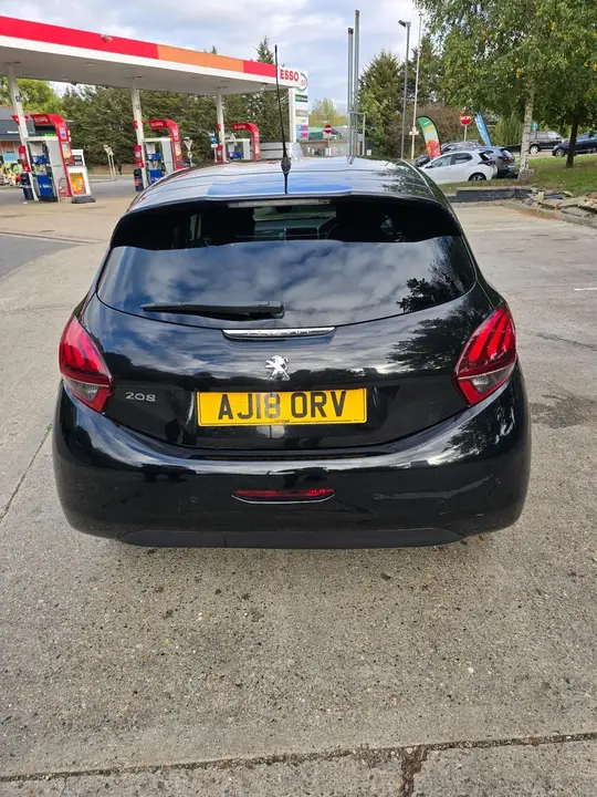 Peugeot 208 2018 photo 5