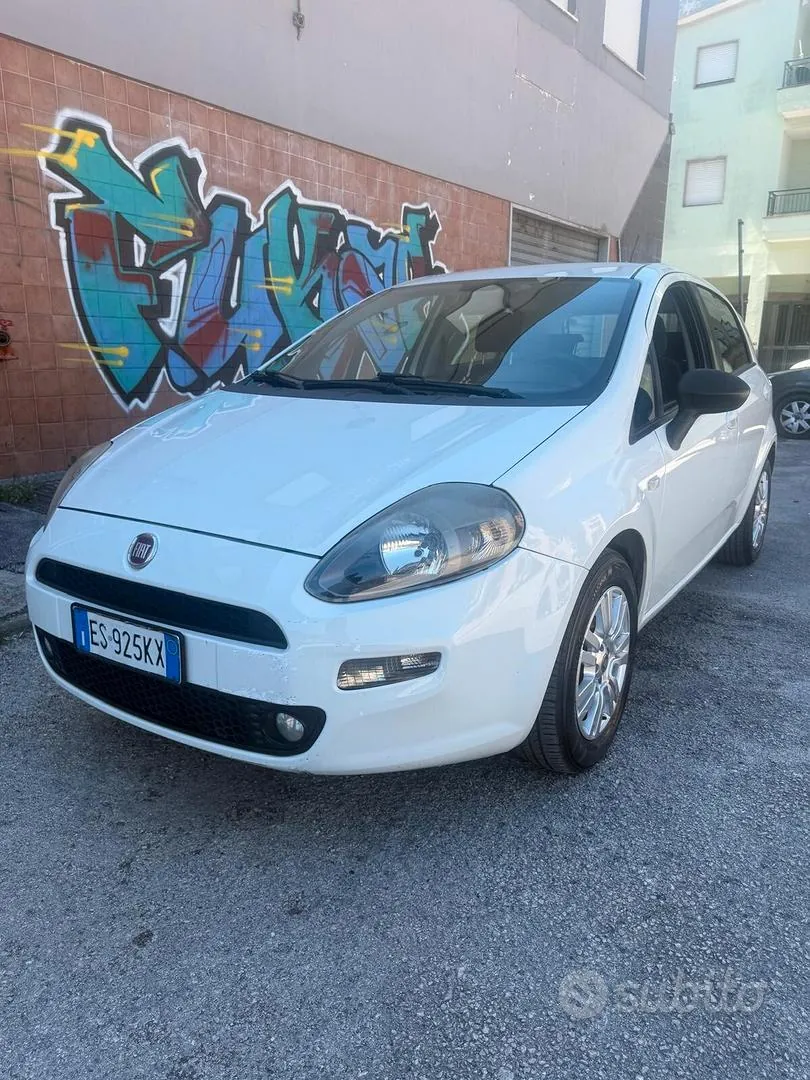 Fiat Punto 2013 photo 2