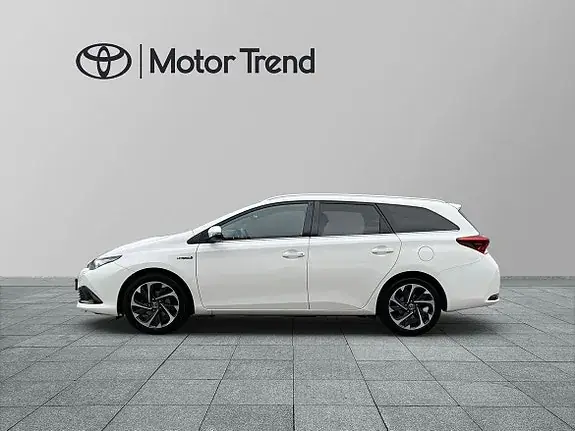 Toyota Auris 2015 photo 3