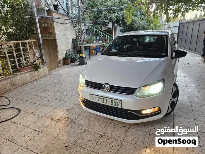Volkswagen Polo 2014 photo 2