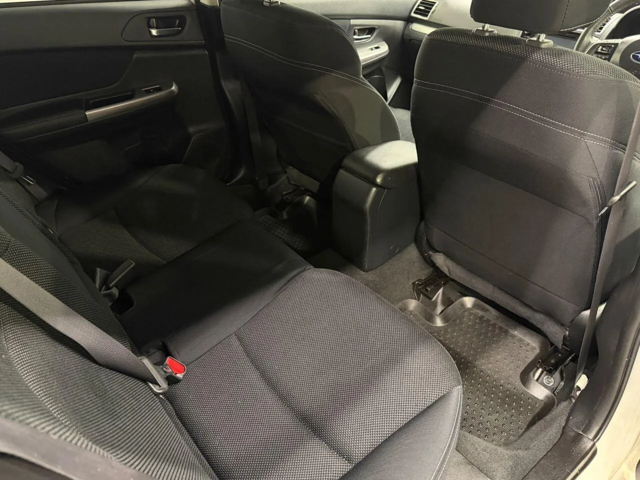 Subaru Xv 2015 photo 5