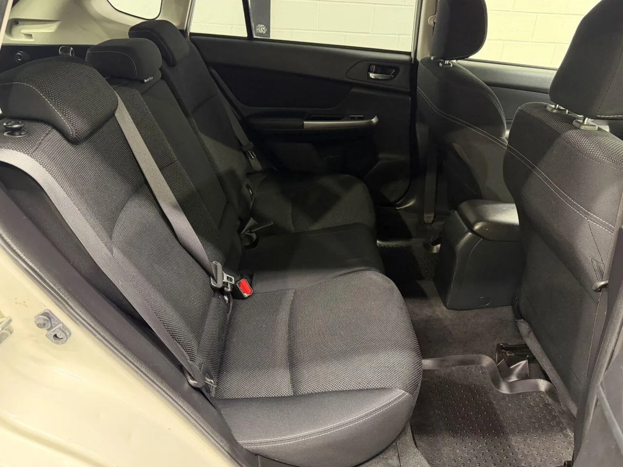 Subaru Xv 2015 photo 4