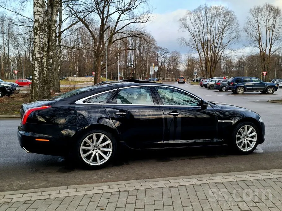 Jaguar Xj 2011 photo 2