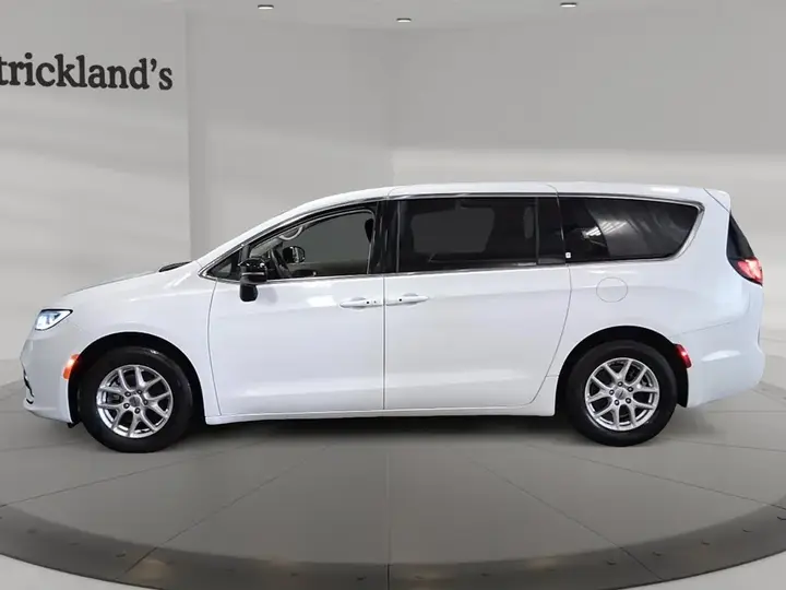 Chrysler Pacifica 2024 photo 5
