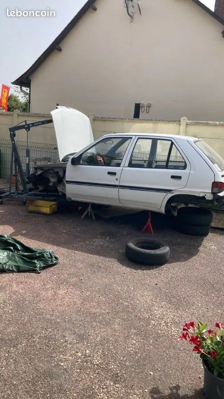 Peugeot 106 1996 photo 2