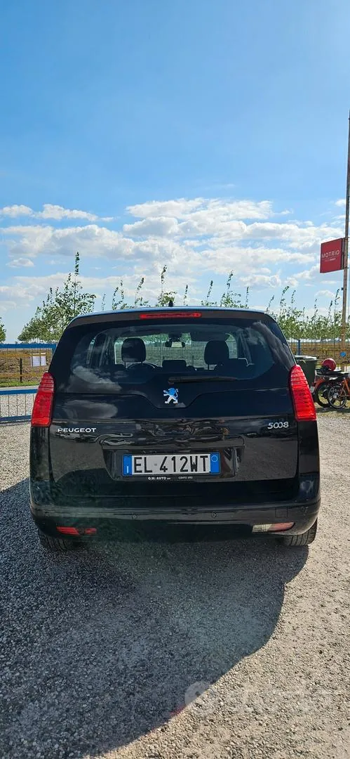 Peugeot 5008 2012 photo 5