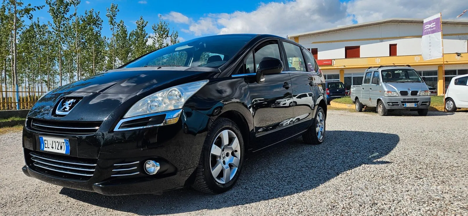 Peugeot 5008 2012 photo 2