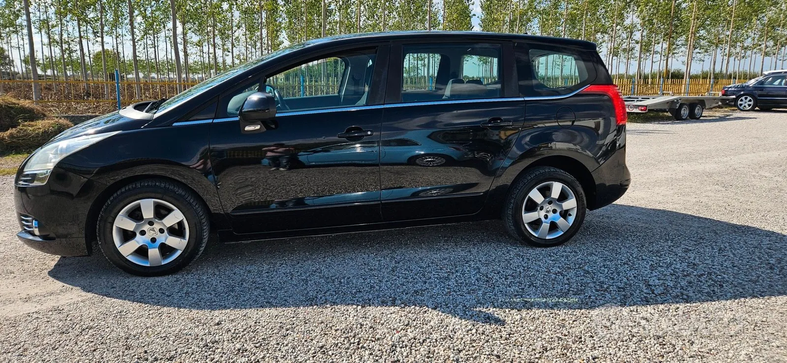 Peugeot 5008 2012 photo 3