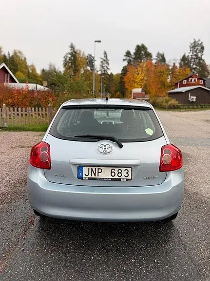 Toyota Auris 2009 photo 3