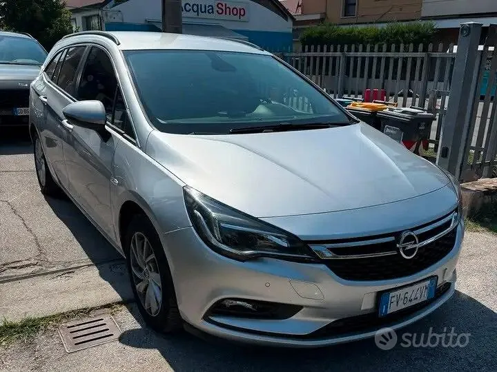 Opel Astra 2019 photo 2