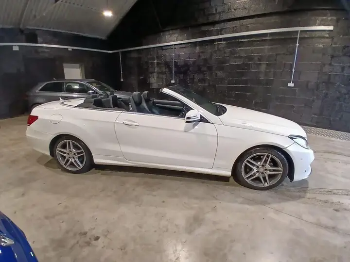 Mercedes-Benz E-Class 2013 photo 3