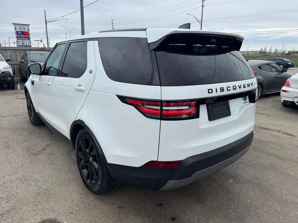 Land Rover Discovery 2017 photo 2