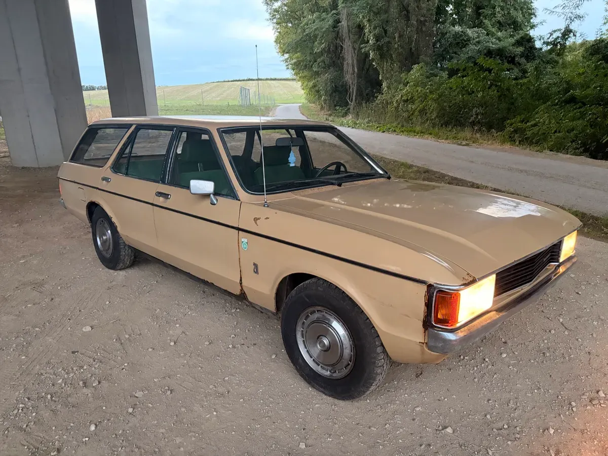 Ford Granada 1977 photo 2