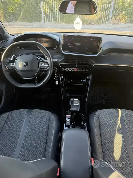 Peugeot 2008 2024 photo 3