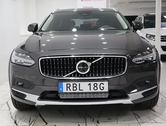 Volvo V90 Cross Country 2024 photo 2
