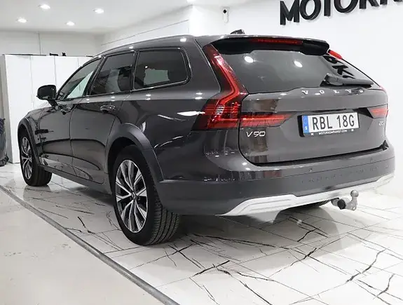 Volvo V90 Cross Country 2024 photo 4