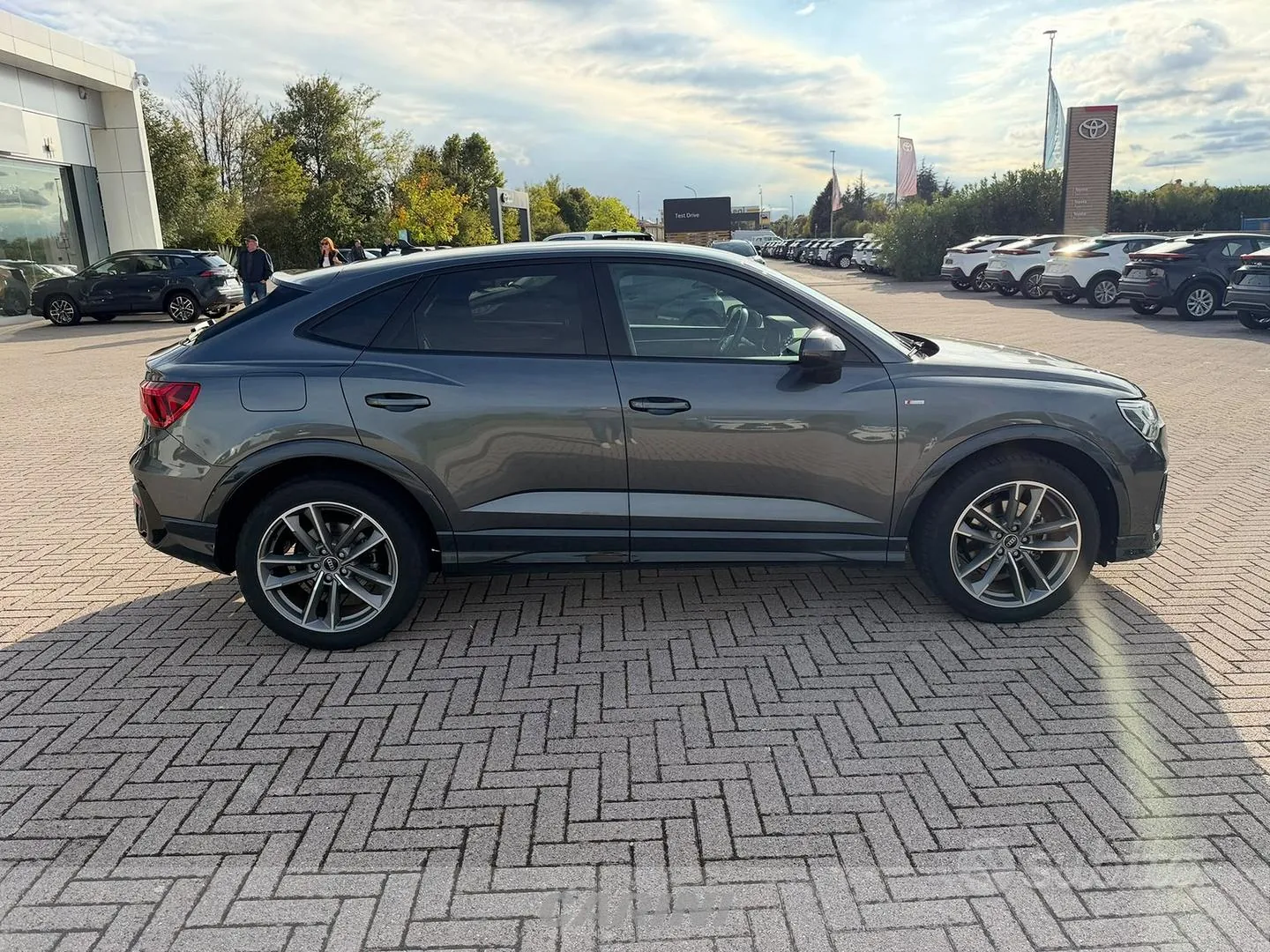 Audi Q3 2021 photo 3