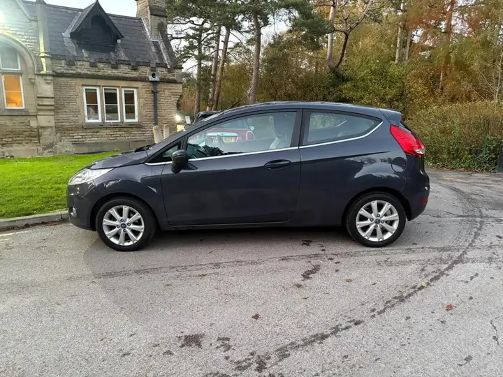 Ford Fiesta 2011 photo 5