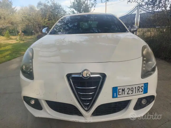 Alfa Romeo Giulietta 2012 photo 3