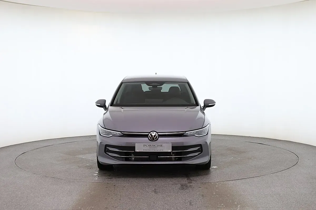 Volkswagen Golf 2026 photo 2