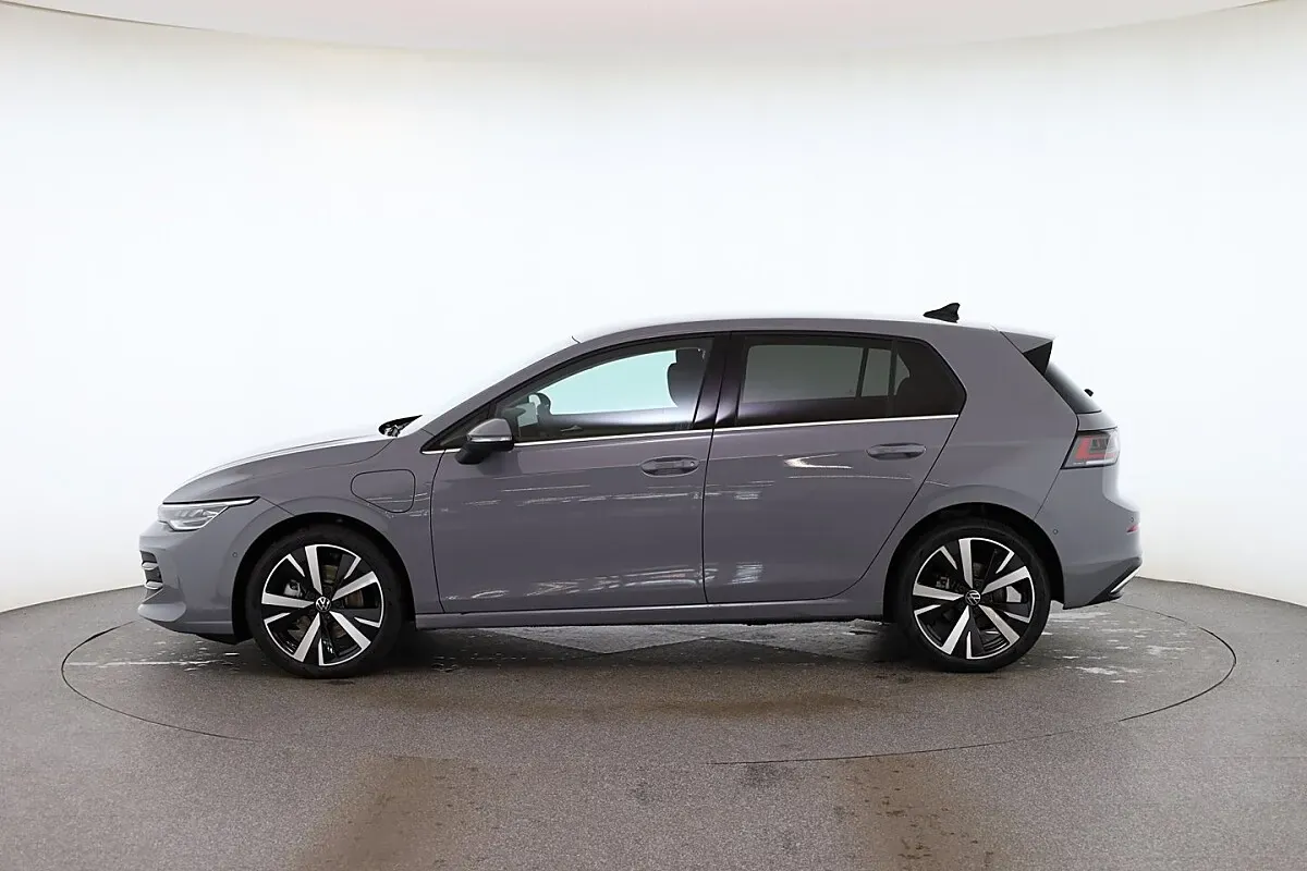 Volkswagen Golf 2026 photo 3