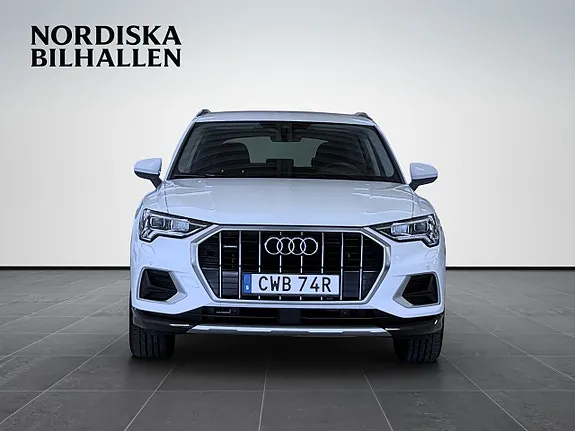 Audi Q3 2021 photo 2