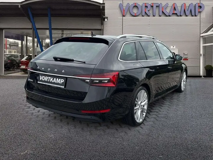 Skoda Superb Combi 2022 photo 5