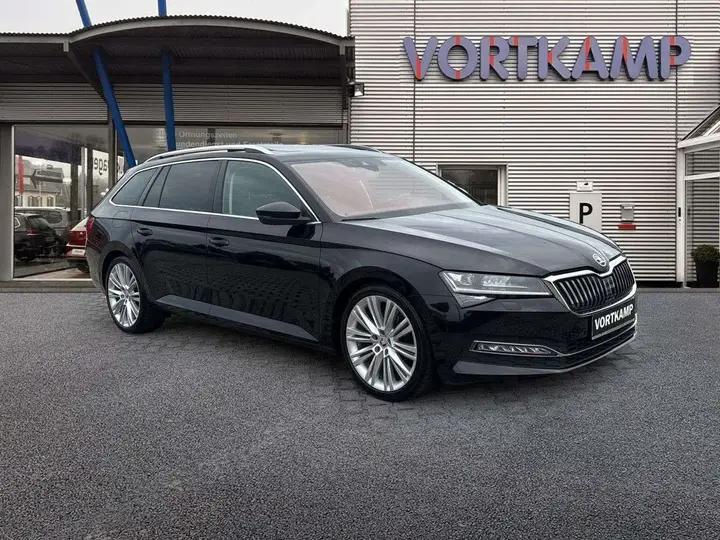 Skoda Superb Combi 2022 photo 3