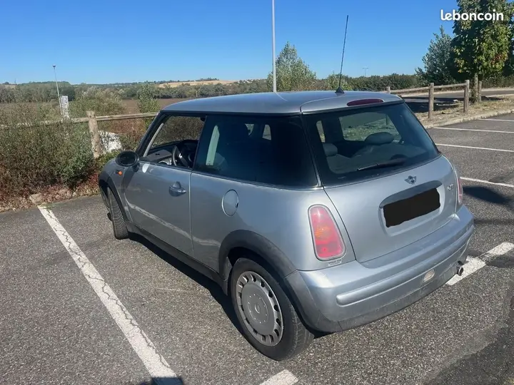Mini One 2002 photo 3