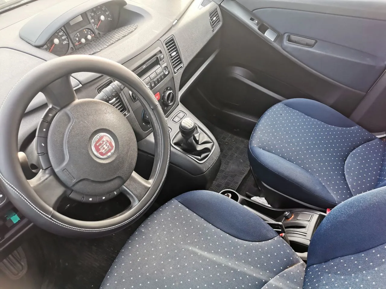 Fiat Idea 2011 photo 3