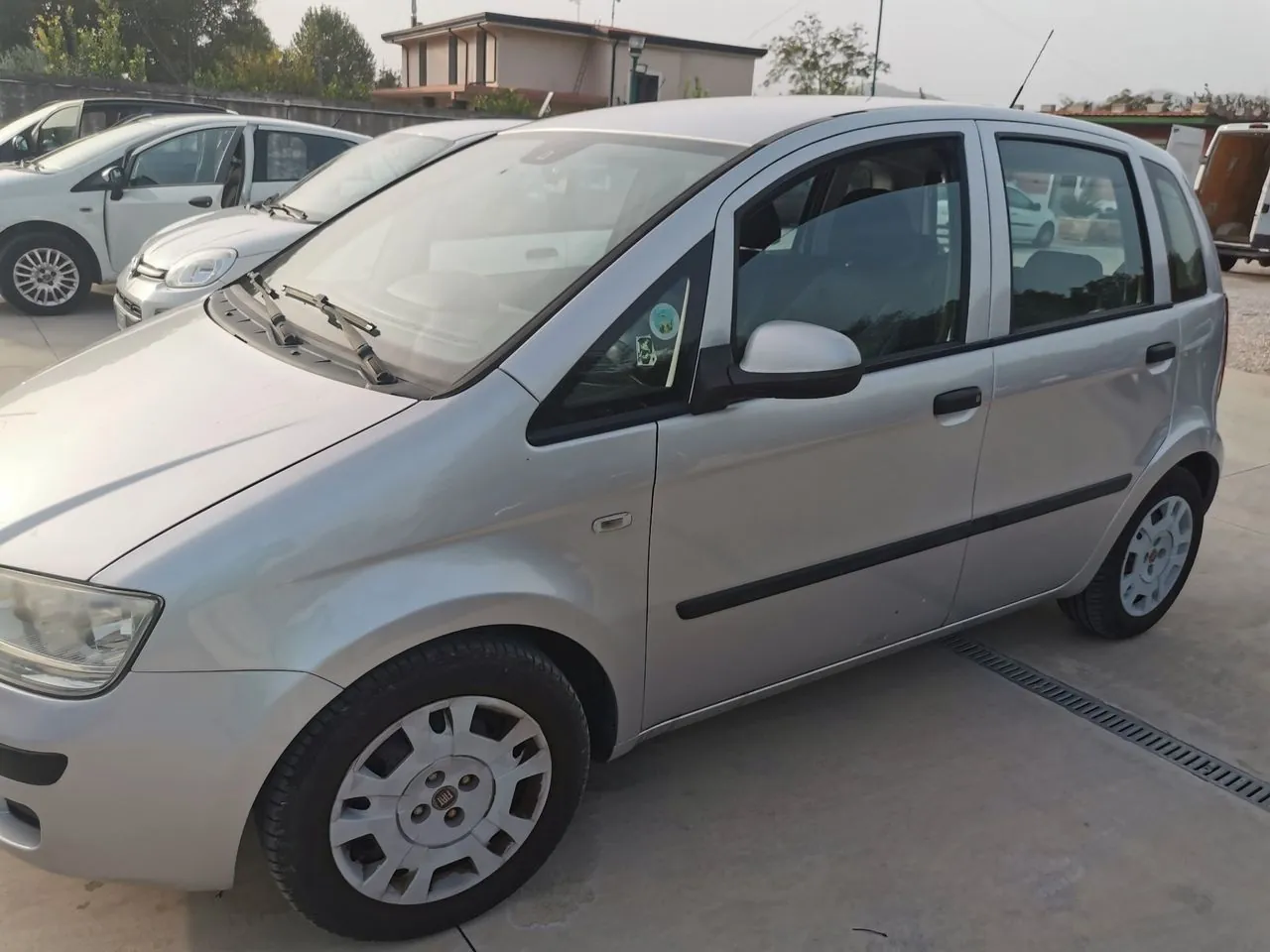 Fiat Idea 2011 photo 2