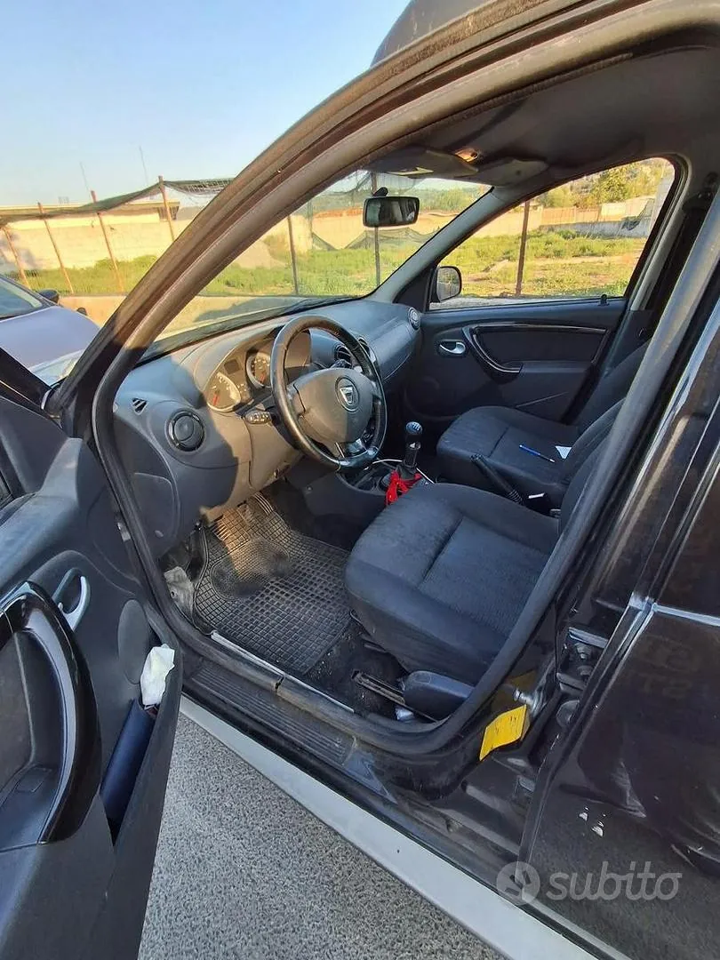 Dacia Duster 2012 photo 4