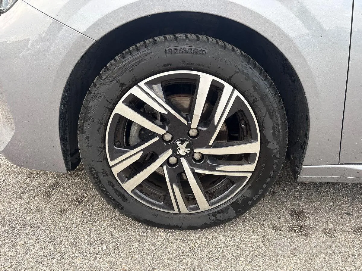 Peugeot 208 2021 photo 5