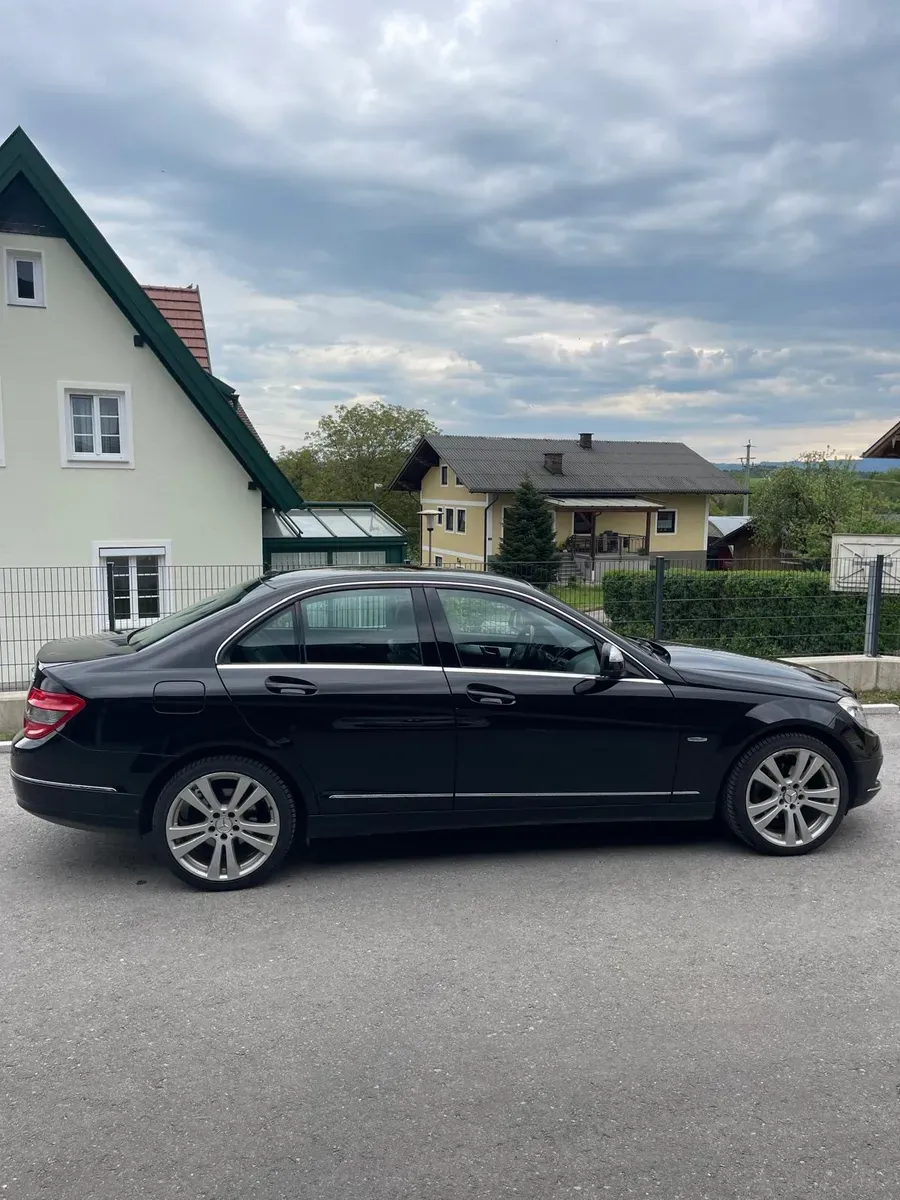 Mercedes-Benz C-Class 2007 photo 2