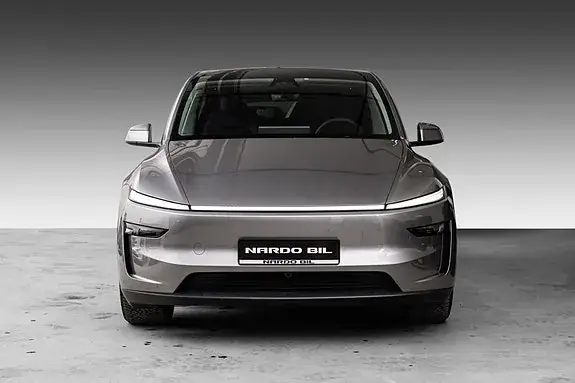 Tesla Model Y 2025 photo 3