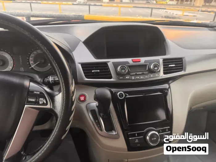 Honda Odyssey 2015 photo 3