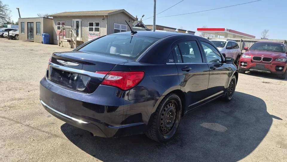 Chrysler 200 2012 photo 5
