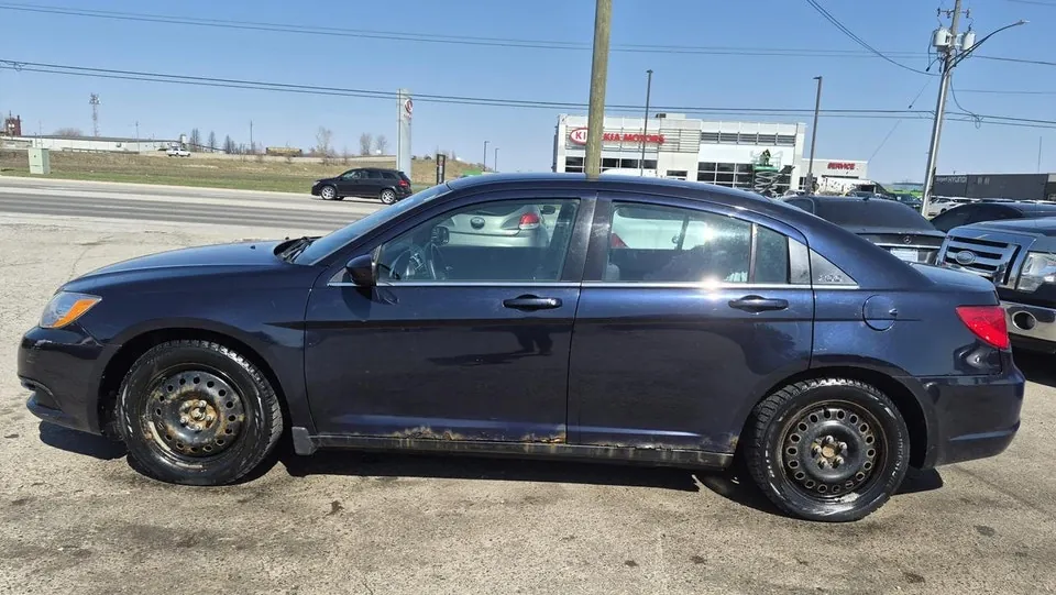 Chrysler 200 2012 photo 2