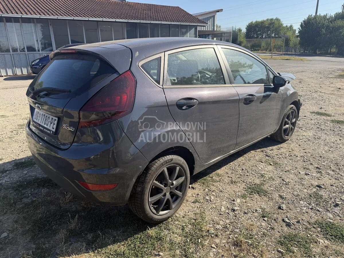 Ford Fiesta 2011 photo 3