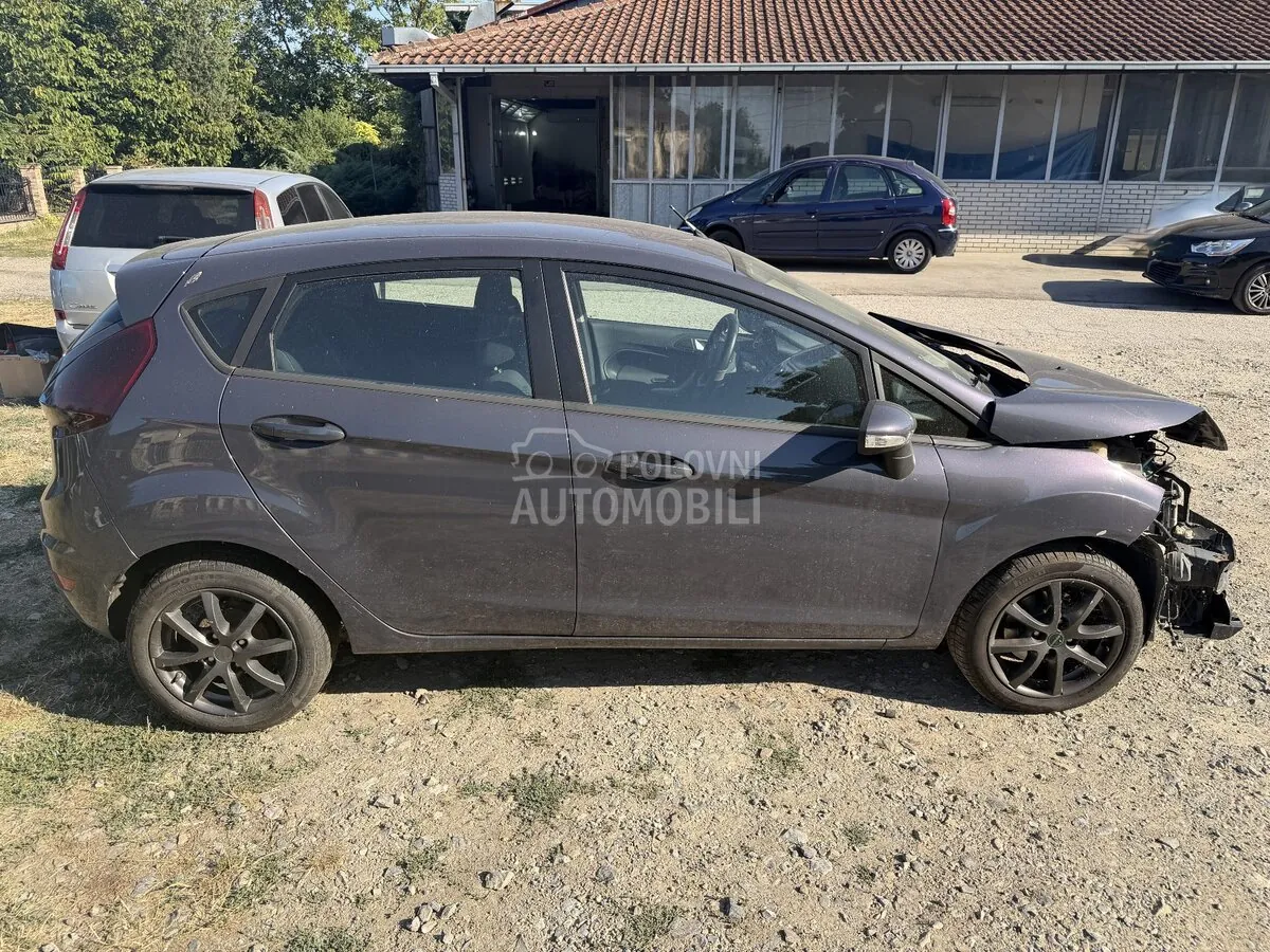 Ford Fiesta 2011 photo 4