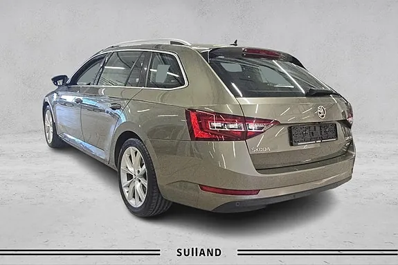 Skoda Superb 2017 photo 3
