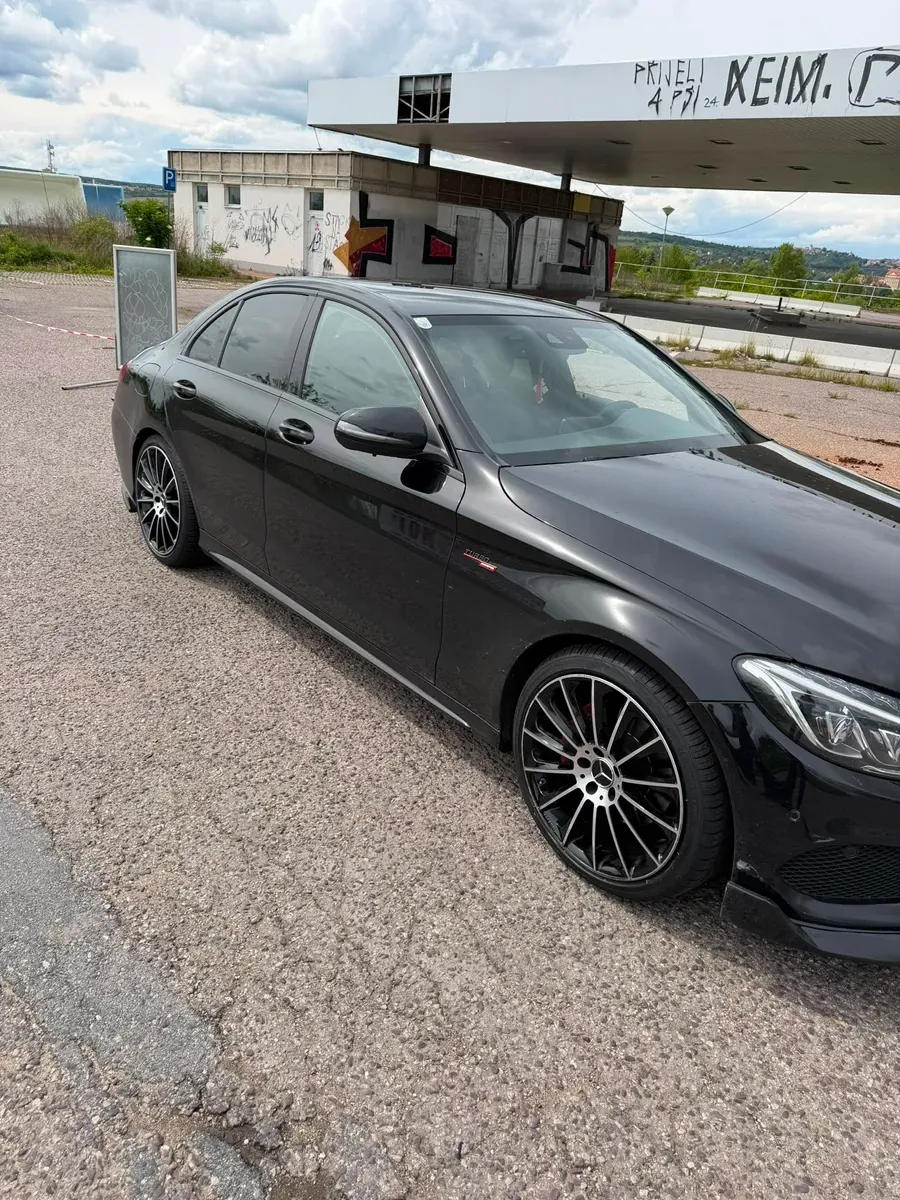 Mercedes-Benz C-Class 2018 photo 2