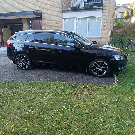 Volvo V60 2018 photo 2